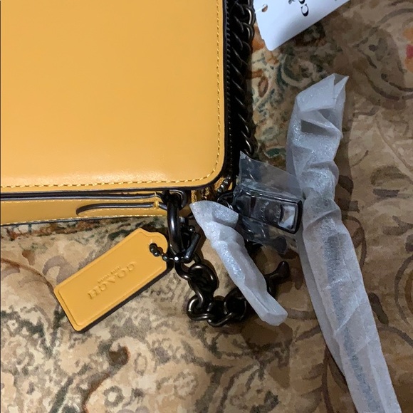 Coach crossbody -mustard -W’s Authentic - Picture 5 of 10